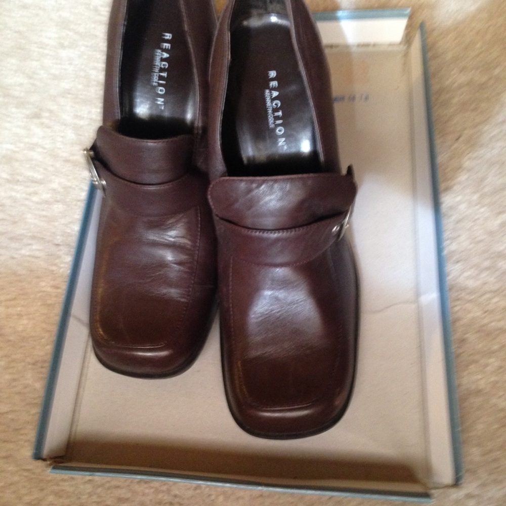 Kenneth Cole Reaction Chunky Heel Loafer sz 9.5